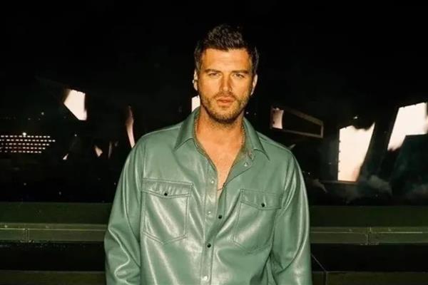 Kıvanç Tatlıtuğ, uzun yıllardır yüzü olduğu giyim markasıyla 44 milyon TL'lik reklam anlaşmasını yeniledi