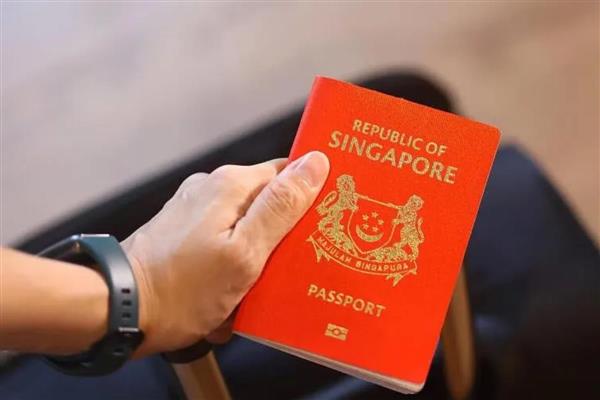 Dünyadaki en güçlü pasaportlar listesinde Singapur pasaportu ilk sırada yer aldı