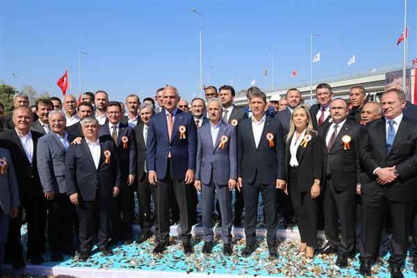 Bakanlar Uraloğlu ve Ersoy, iki kavşağın açılışında konuştu