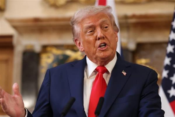 Trump, ithal kamyon ve otobüslere tarife getirilmesini öngören bildiriyi imzaladı