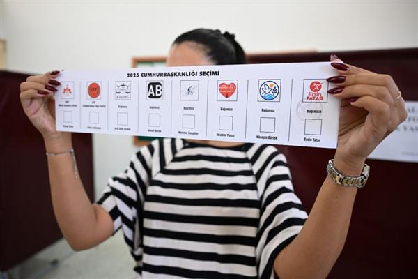 KKTC'de cumhurbaşkanı seçiminin ilk turu için oy kullanma işlemi başladı