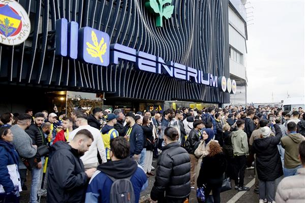Fenerbahçe derbi haftasında Fenerium satışlarını ikiye katladı taraftarlar 143 milyon lirayı aşan alışverişle rekora imza attı