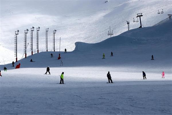 Kayak merkezlerinde en fazla kar kalınlığı 55 santimetreyle Palandöken'de ölçüldü