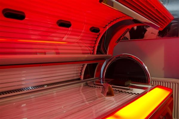 Solaryum kullanımının cilt kanseri türü olan melanom riskini artırdığı ortaya çıktı