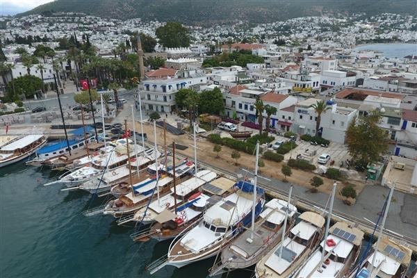 Muğla'da feribot hatları, otoparklar, hangar ve reklam alanları için kiralama ihaleleri açıldı