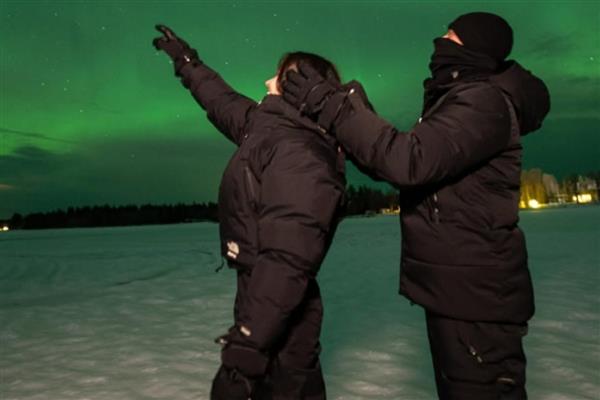Arda Güler Noel tatilinde sevgilisi Duru Nayman ile kuzey ışıklarını izledi