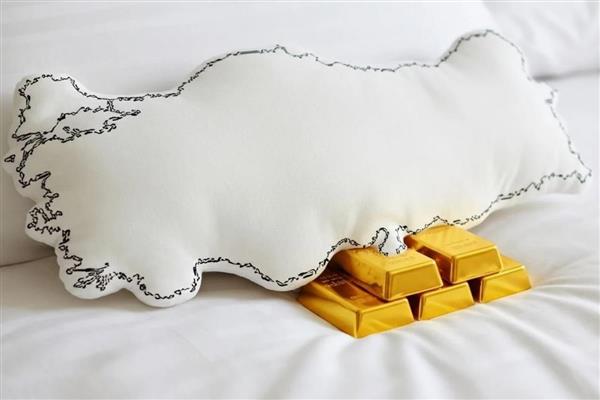 Fransa'nın önde gelen ekonomi gazetelerinden Les Echos, Türklerin 705 milyar doları yastık altında tuttuğunu yazdı