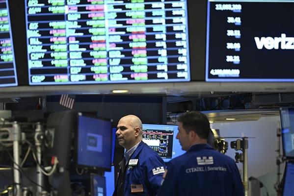 Küresel piyasalar yılın son haftasına temkinli iyimserlikle başladı