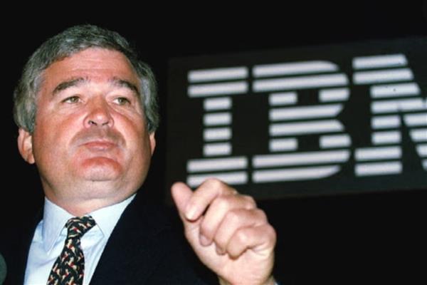 IBM'i yeniden ayağa kaldırmasıyla tanınan Louis Gerstner, 83 yaşında hayatını kaybetti