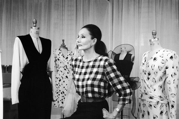 Paris'in son kraliçesi ünvanı verilen moda ikonu Kontes Jacqueline de Ribes 96 yaşında hayata veda etti
