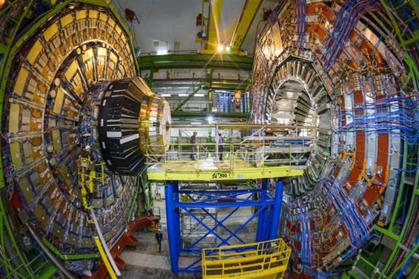 Tanrı Parçacığı'nı bulmaya mola; CERN'de büyük hadron çarpıştırıcısı 2030'a kadar kapatılıyor