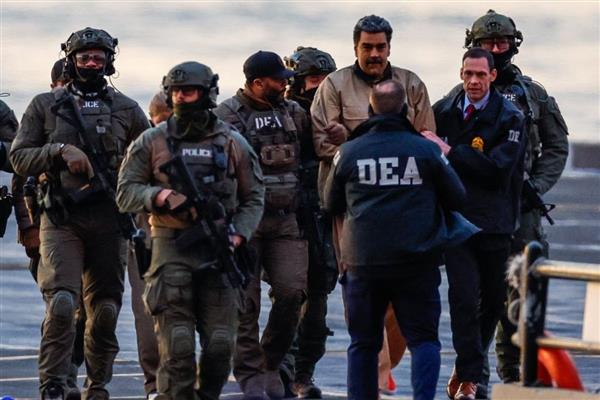 Mahkemeye çıkarılan Maduro, kendisini Venezuela Devlet Başkanı olarak tanıttı ve savaş esiri olduğunu söyledi