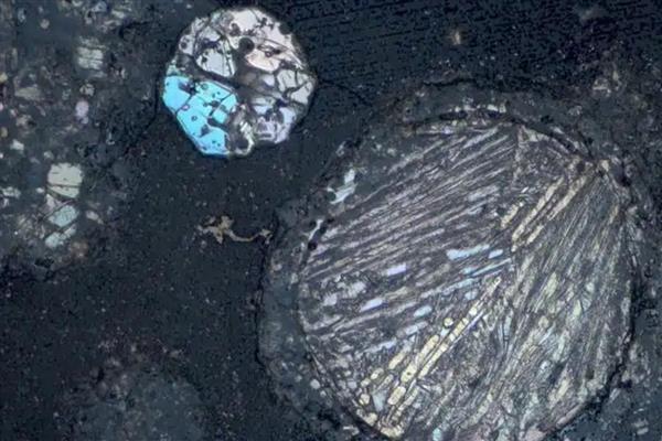 Asteroit madenciliği için gerçekçi hedef değerli metaller değil, su