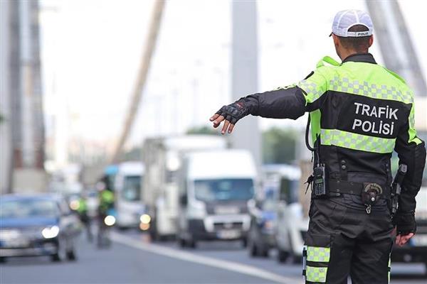 Trafikte kurallara uymayana sert yaptırımlar yolda