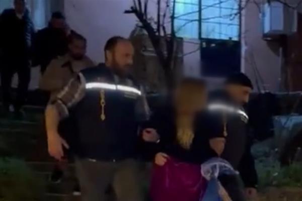 Kütahya polisi, 216 yıl kesinleşmiş hapis cezası bulunan firari kadın hükümlüyü İstanbul'da yakaladı