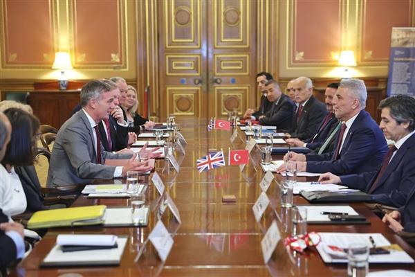 Türkiye ve İngiltere arasında ticaret alanında yeni anlaşmalar imzalandı