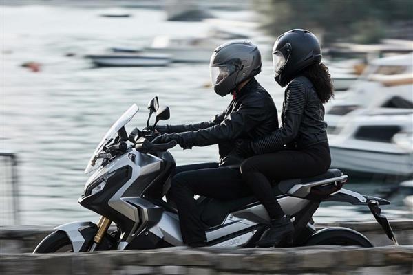 Ticaret Bakanlığı'nın kararıyla, 1 Ocak 2026 itibarıyla motosiklet kasklarında uygulanan yüzde 20'lik ek gümrük vergisi kaldırıldı