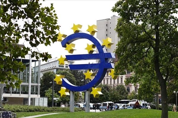 Euro Bölgesi'nde yatırımcı güveni yeni yıla yükselişle başladı