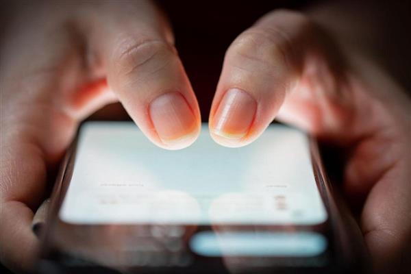 İngiltere'de çevrim içi sahte cinsel içerik üretmek ve talep etmek suç kapsamına alınıyor