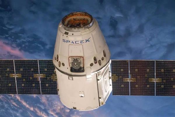 SpaceX onayı aldı, Starlink uydu sayısı 15 bine çıkıyor