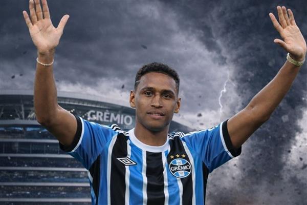 Galatasaray'ın eski futbolcusu Tete yedi yıl sonra altyapısından çıktığı Gremio'ya döndü