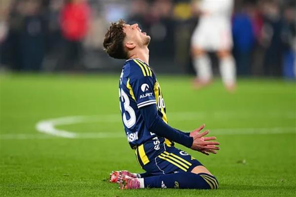 Fenerbahçe'de Sebastian Szymanski, Alanyaspor maçının kamp kadrosundan çıkarıldı