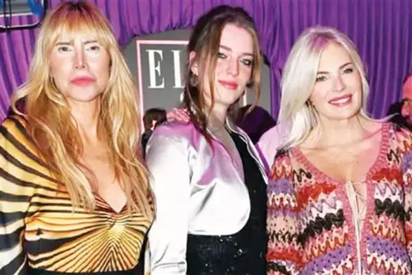 Elif Dürüst ve Mine Kalpakçıoğlu'nun 'zaman' tanımayan şıklığı