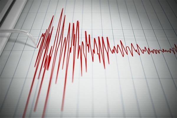 Balıkesir'in Sındırgı ilçesinde peş peşe depremler meydana geldi