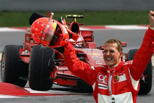 Kayak kazası sonrası felç kalan Formula 1 efsanesi Michael Schumacher'in sağlık durumunda 12 yıl sonra önemli gelişme yaşandı