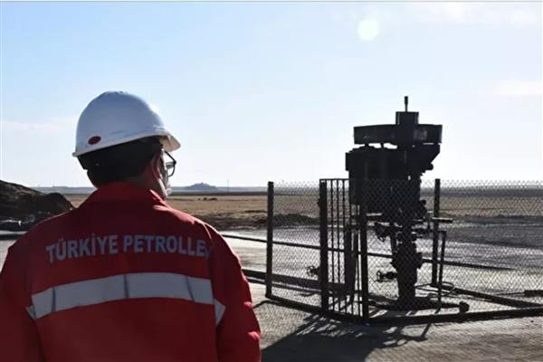 TPAO'nun İstanbul ve Tekirdağ'daki yüzde 100 hisseli petrol işletme ruhsatı BOTAŞ'a devredildi