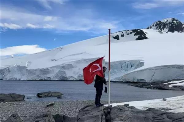 Antarktika hedefiyle 10'uncu bilim seferi başladı