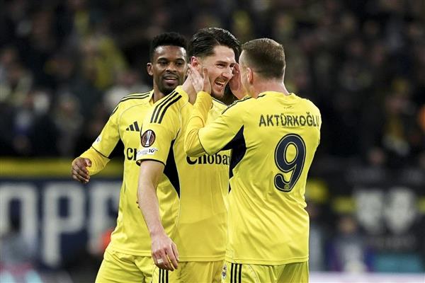Fenerbahçe, Avrupa Ligi lig etabının son maçında FCSB ile berabere kaldı, play-off turuna yükseldi