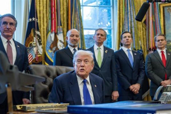 ABD Başkanı Donald Trump, ABD sanayisine yönelik Project Vault adındaki kritik mineral rezervi projesini duyurdu