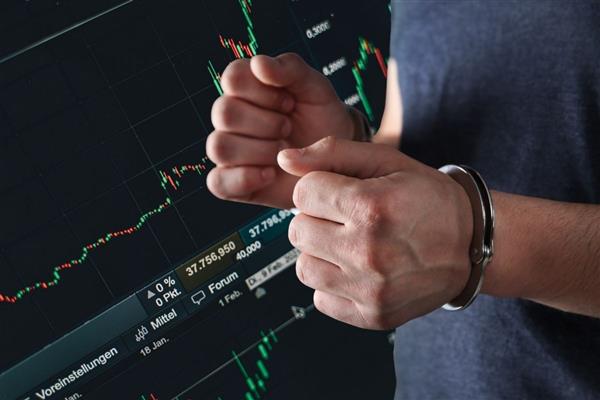 Borsada kâr vaadiyle dolandırıcılığa yönelik İstanbul merkezli soruşturmada 40 şüpheli tutuklandı