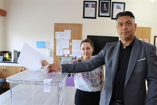 Bulgaristan'ın çifte vatandaşlara sandık sınırı getirmesine tepki