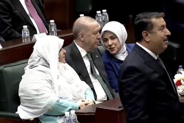 Cumhurbaşkanı Recep Tayyip Erdoğan'dan grup toplantısında Zeynep Güneş sürprizi