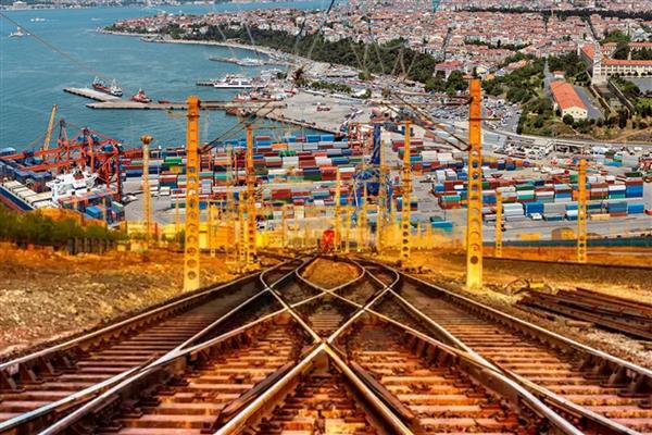 Türkiye'nin ticaretinde yeni rekorlar için limanlar ile demir yolu bağlantıları güçlendiriliyor