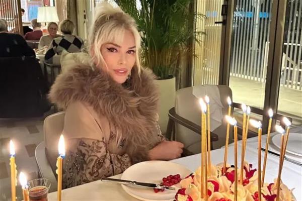 Süper Star Ajda Pekkan 80'inci yaş gününü kutladı