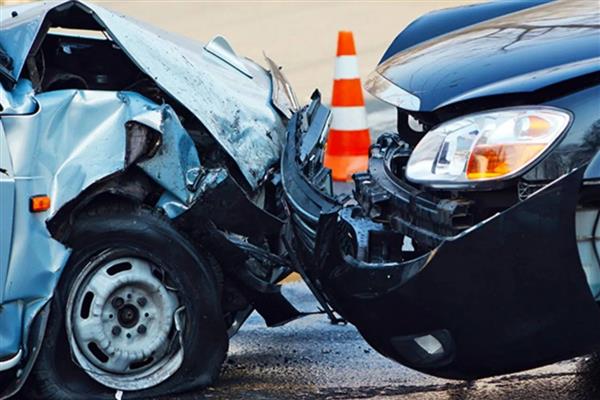 Yargıtay, kazada hatasız olan ehliyetsiz sürücünün aracında oluşan hasar nedeniyle tazminat alabileceğine hükmetti
