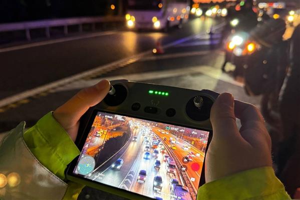 İstanbul trafiğinde taralı alan ihlaline dronelu operasyon