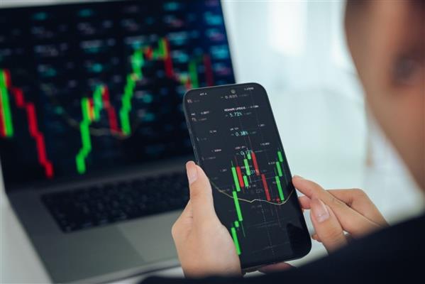 Fitch Ratings, Türkiye'de faaliyet gösteren finansal sektörlerin 2026 görünümünün nötr olduğunu söyledi