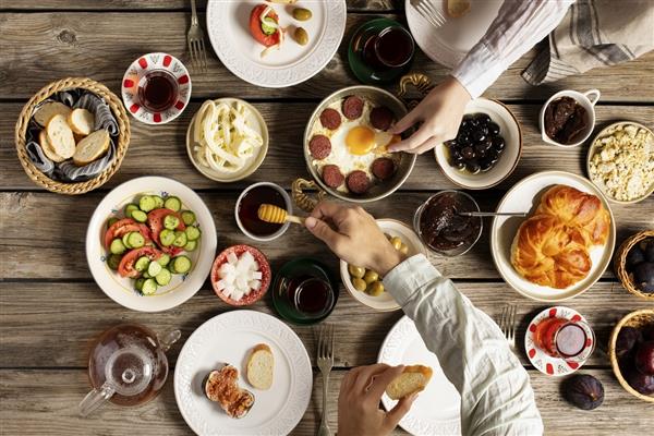 Lüks sahur ve iftar paketleri otellerin cirosunu yükseltti