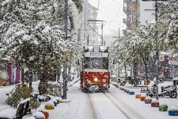 İstanbul'un yüksek kesimlerinde pazar günü karla karışık yağmur ve yer yer kar bekleniyor
