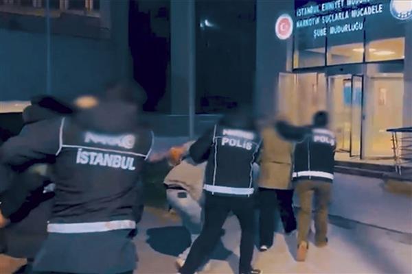 10 ilde eş zamanlı düzenlenen narkotik operasyonunda 42 şirket hissesi ve çok sayıda araca el konuldu