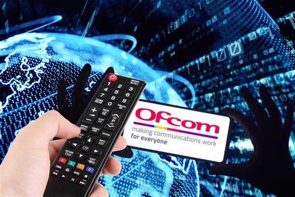 İngiltere'de Ofcom, Netflix ve Amazon Prime gibi platformları televizyon kurallarına tabi tutacak