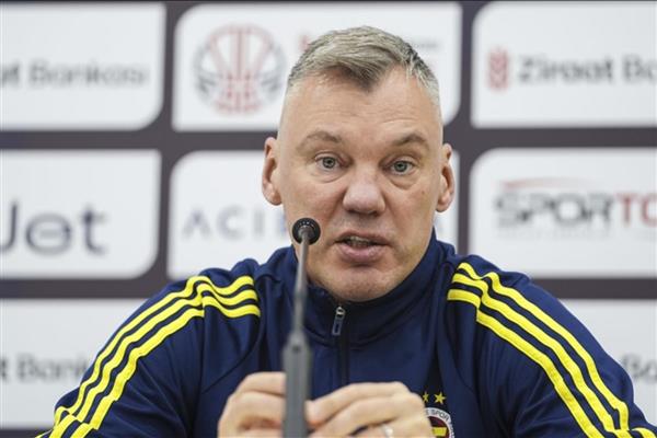 Fenerbahçe Beko Başantrenörü Sarunas Jasikevicius, Dubai'de mahsur kaldı