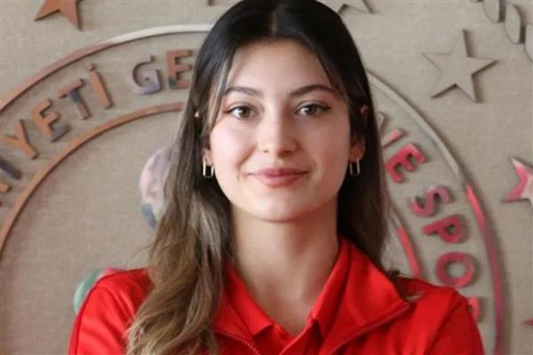 Damla Köse, Avrupa Havalı Silahlar Şampiyonası'nda altın madalya kazanarak tarihe geçti