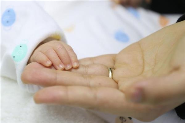 AK Parti TBMM'ye sundu, doğum izni 24 haftaya çıkarılıyor