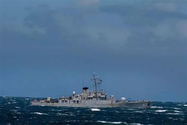 İran savaş gemisine denizaltı saldırısı, 148 kişi kayıp