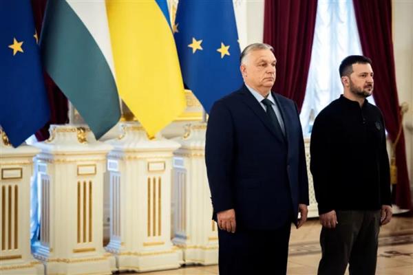 Macaristan'ın AB'nin Ukrayna'ya vermeyi planladığı kredi paketine şerhi sürerken Zelensky'den Orban'a tehdit gibi bir açıklama geldi